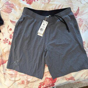 NWT Mens Adidas 9 inch Ergo Short